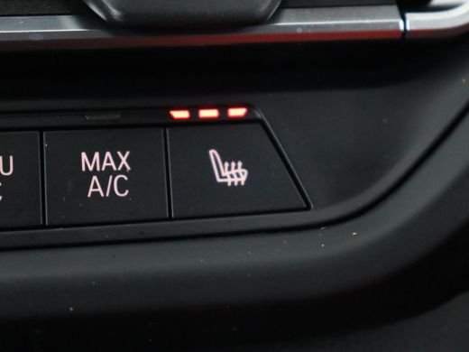 BMW 1 Serie 116d High Executive | Sport Line | Leder | Stoelverwarming | Carplay | Sportstoelen | Navigatie |... ActivLease financial lease