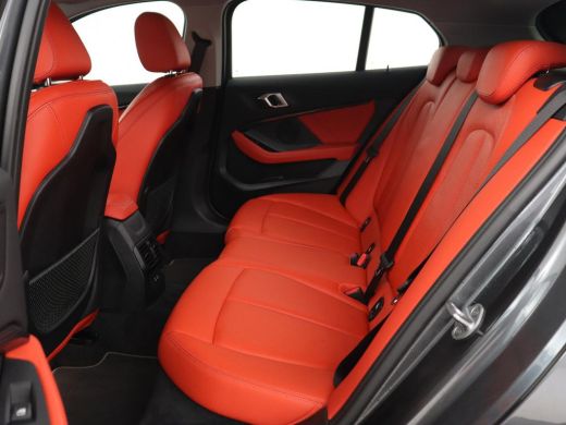 BMW 1 Serie 116d High Executive | Sport Line | Leder | Stoelverwarming | Carplay | Sportstoelen | Navigatie |... ActivLease financial lease