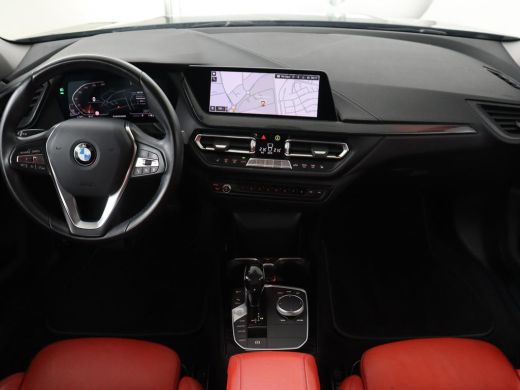 BMW 1 Serie 116d High Executive | Sport Line | Leder | Stoelverwarming | Carplay | Sportstoelen | Navigatie |... ActivLease financial lease