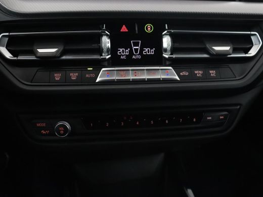 BMW 2 Serie Gran Coup&eacute; 218i M Sport | Sportstoelen | Camera | Carplay | Live Cockpit | Half leder | Navigatie... ActivLease financial lease