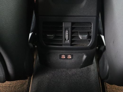 BMW 2 Serie Gran Coup&eacute; 218i M Sport | Sportstoelen | Camera | Carplay | Live Cockpit | Half leder | Navigatie... ActivLease financial lease