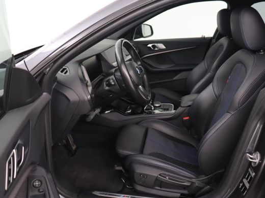 BMW 2 Serie Gran Coup&eacute; 218i M Sport | Sportstoelen | Camera | Carplay | Live Cockpit | Half leder | Navigatie... ActivLease financial lease