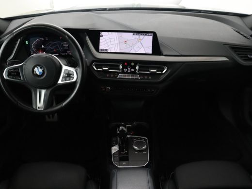 BMW 2 Serie Gran Coup&eacute; 218i M Sport | Sportstoelen | Camera | Carplay | Live Cockpit | Half leder | Navigatie... ActivLease financial lease