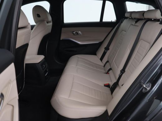BMW 3 Serie 320e M Sport | Adaptive cruise | Leder | Trekhaak | Stoelverwarming | 360 Camera | Laserlicht | C... ActivLease financial lease