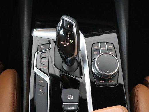 BMW 5 Serie 530e iPerformance | Leder | Stoelverwarming | Sfeerverlichting | Full LED | Navigatie | Parkeerhu... ActivLease financial lease