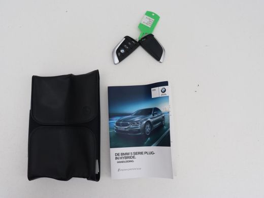 BMW 5 Serie 530e iPerformance | Leder | Stoelverwarming | Sfeerverlichting | Full LED | Navigatie | Parkeerhu... ActivLease financial lease