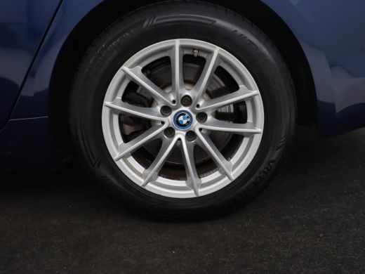 BMW 5 Serie 530e iPerformance | Leder | Stoelverwarming | Sfeerverlichting | Full LED | Navigatie | Parkeerhu... ActivLease financial lease