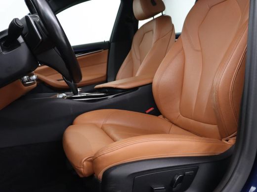 BMW 5 Serie 530e iPerformance | Leder | Stoelverwarming | Sfeerverlichting | Full LED | Navigatie | Parkeerhu... ActivLease financial lease