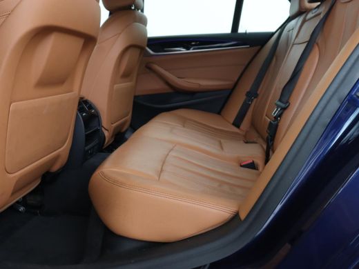 BMW 5 Serie 530e iPerformance | Leder | Stoelverwarming | Sfeerverlichting | Full LED | Navigatie | Parkeerhu... ActivLease financial lease