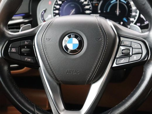 BMW 5 Serie 530e iPerformance | Leder | Stoelverwarming | Sfeerverlichting | Full LED | Navigatie | Parkeerhu... ActivLease financial lease