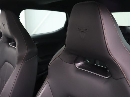 CUPRA Leon 2.0 TSI | 300pk | Panoramadak | Leder | Stoelverwarming | Carplay | Camera | Adaptive cruise | Na... ActivLease financial lease