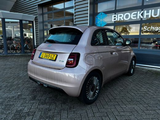 Fiat 500e 3+1 Icon 42 kWh 118 pk | Navigatie | Keyless entry | Cruise control | ActivLease financial lease