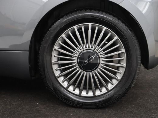 Fiat 500e Icon 42 kWh | 3 Fase | Carplay | Cruise control | Climate control | Bluetooth | 16'' lichtmetalen... ActivLease financial lease