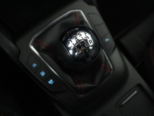 Ford Focus 1.0 EcoBoost Hybrid ST Line | Panoramadak | Adaptive cruise | Camera | B&O Sound | Carplay | Navi... ActivLease financial lease