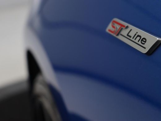 Ford Focus 1.0 EcoBoost Hybrid ST Line | Panoramadak | Adaptive cruise | Camera | B&O Sound | Carplay | Navi... ActivLease financial lease