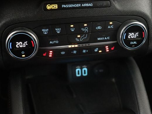 Ford Focus 1.0 EcoBoost Hybrid ST Line X | Stoel & stuurverwarming | Camera | Carplay | Digital Cockpit | Fu... ActivLease financial lease