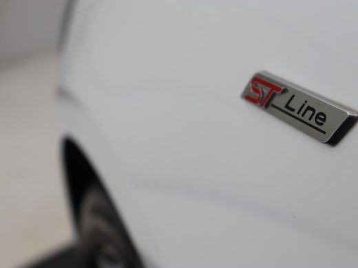 Ford Focus 1.0 EcoBoost Hybrid ST Line X | Stoel & stuurverwarming | Camera | Carplay | Digital Cockpit | Fu... ActivLease financial lease