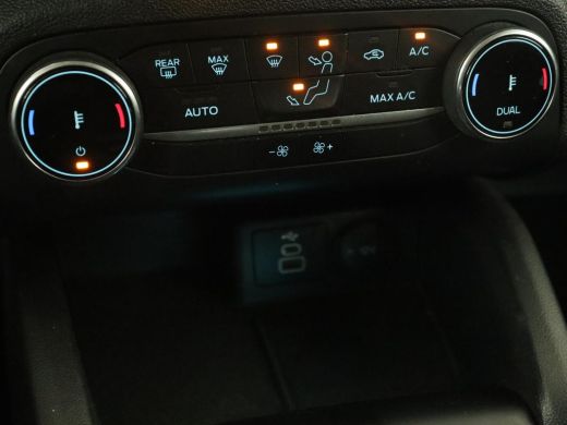 Ford Focus 1.0 EcoBoost Hybrid Titanium | Automaat | Carplay | Keyless | Navigatie | Climate control | Full ... ActivLease financial lease