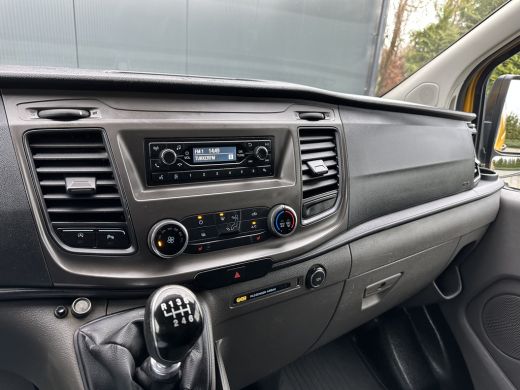 Ford Transit Custom 2.0 TDCI / L2H1 / 1e EIG. / ZEER NETJES / 2.800 KG TREKKEN / CRUISE / TREKHAAK / AIRCO / STOELVERW. ActivLease financial lease