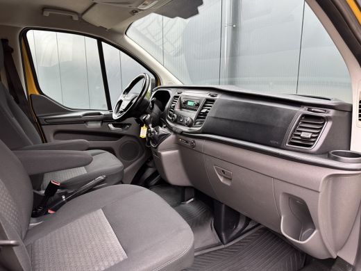 Ford Transit Custom 2.0 TDCI / L2H1 / 1e EIG. / ZEER NETJES / 2.800 KG TREKKEN / CRUISE / TREKHAAK / AIRCO / STOELVERW. ActivLease financial lease