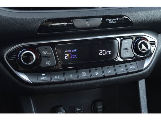 Hyundai i30 1.0 T-GDi MHEV Comfort Smart / Cruise Control/ Touch Navigatie/ Phonebox/ Verwarmbare stoelen/ 10... ActivLease financial lease