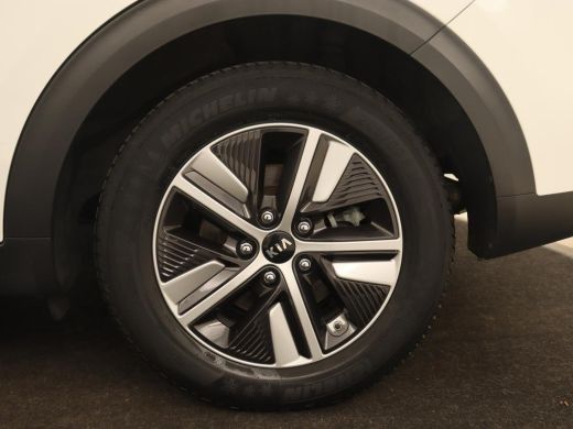 Kia Niro 1.6 GDi PHEV DynamicLine | Adaptive cruise | Half leder | Camera | Carplay | Navigatie | Climate ... ActivLease financial lease