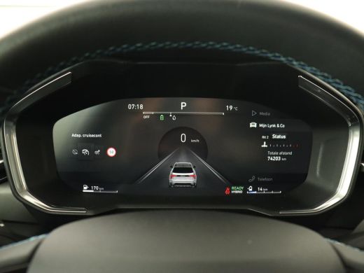 Lynk & Co 01 1.5 Plug In | Panoramadak | Infinity by Harman | Camera | Adaptive cruise | Stoelverwarming | Car... ActivLease financial lease