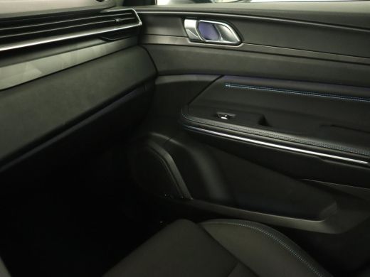 Lynk & Co 01 1.5 Plug In | Panoramadak | Infinity by Harman | Camera | Adaptive cruise | Stoelverwarming | Car... ActivLease financial lease