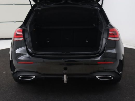 Mercedes-Benz A-Klasse 180 AMG | Adaptive cruise | Trekhaak | Stoelverwarming | Camera | Leder/Alcantara | Sfeerverlicht... ActivLease financial lease