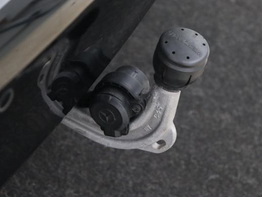 Mercedes-Benz A-Klasse 180 AMG | Adaptive cruise | Trekhaak | Stoelverwarming | Camera | Leder/Alcantara | Sfeerverlicht... ActivLease financial lease