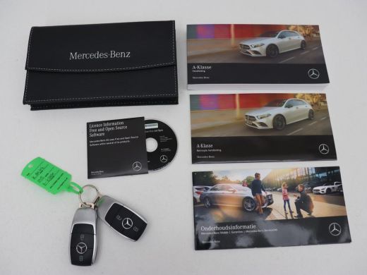Mercedes-Benz A-Klasse 180 AMG | Adaptive cruise | Trekhaak | Stoelverwarming | Camera | Leder/Alcantara | Sfeerverlicht... ActivLease financial lease