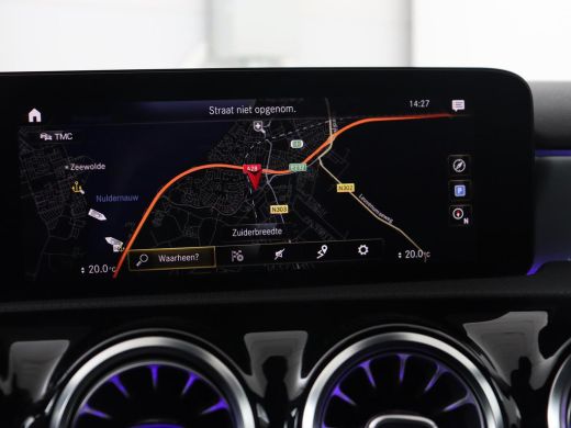 Mercedes-Benz A-Klasse 180 AMG | Adaptive cruise | Trekhaak | Stoelverwarming | Camera | Leder/Alcantara | Sfeerverlicht... ActivLease financial lease