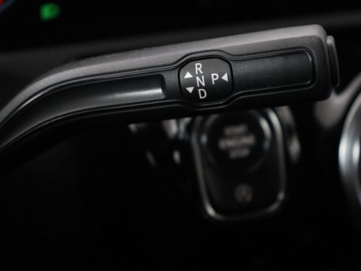 Mercedes-Benz A-Klasse 180 AMG | Adaptive cruise | Trekhaak | Stoelverwarming | Camera | Leder/Alcantara | Sfeerverlicht... ActivLease financial lease