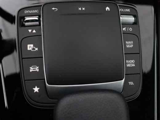 Mercedes-Benz A-Klasse 180 AMG | Adaptive cruise | Trekhaak | Stoelverwarming | Camera | Leder/Alcantara | Sfeerverlicht... ActivLease financial lease