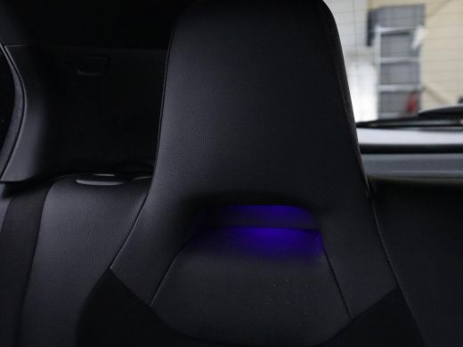 Mercedes-Benz A-Klasse 180 AMG | Adaptive cruise | Trekhaak | Stoelverwarming | Camera | Leder/Alcantara | Sfeerverlicht... ActivLease financial lease