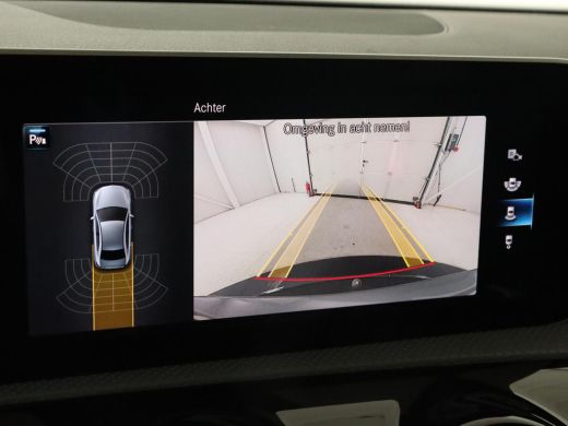 Mercedes-Benz A-Klasse 180d AMG Night | Panoramadak | Trekhaak | Stoelverwarming | Camera | Widescreen | Navigatie | Ful... ActivLease financial lease