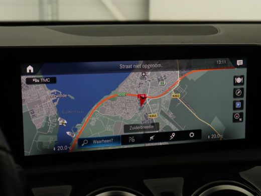 Mercedes-Benz A-Klasse 180d AMG Night | Panoramadak | Trekhaak | Stoelverwarming | Camera | Widescreen | Navigatie | Ful... ActivLease financial lease