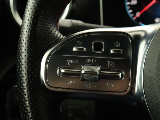 Mercedes-Benz A-Klasse 180d AMG Night | Panoramadak | Trekhaak | Stoelverwarming | Camera | Widescreen | Navigatie | Ful... ActivLease financial lease