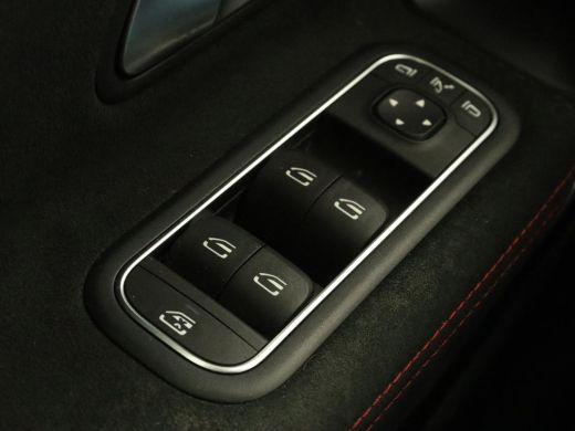 Mercedes-Benz A-Klasse 180d AMG Night | Panoramadak | Trekhaak | Stoelverwarming | Camera | Widescreen | Navigatie | Ful... ActivLease financial lease