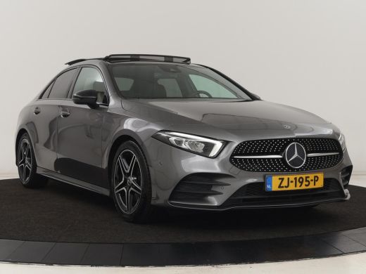 Mercedes-Benz A-Klasse 180d AMG Night | Panoramadak | Trekhaak | Stoelverwarming | Camera | Widescreen | Navigatie | Ful... ActivLease financial lease