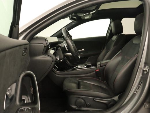 Mercedes-Benz A-Klasse 180d AMG Night | Panoramadak | Trekhaak | Stoelverwarming | Camera | Widescreen | Navigatie | Ful... ActivLease financial lease