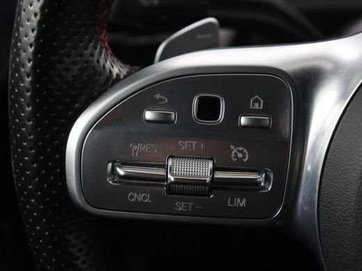 Mercedes-Benz A-Klasse 200 AMG | Panoramadak | Carplay | Memory | Matrix LED | Leder/Alcantara | Keyless | Sfeerverlicht... ActivLease financial lease