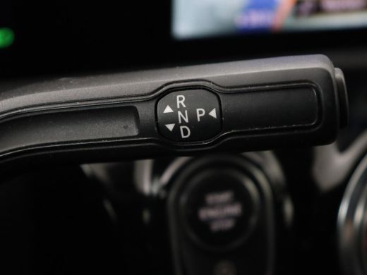 Mercedes-Benz A-Klasse 200 AMG | Panoramadak | Carplay | Memory | Matrix LED | Leder/Alcantara | Keyless | Sfeerverlicht... ActivLease financial lease