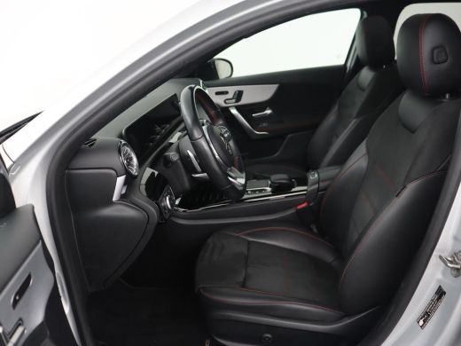 Mercedes-Benz A-Klasse 200 AMG | Panoramadak | Carplay | Memory | Matrix LED | Leder/Alcantara | Keyless | Sfeerverlicht... ActivLease financial lease