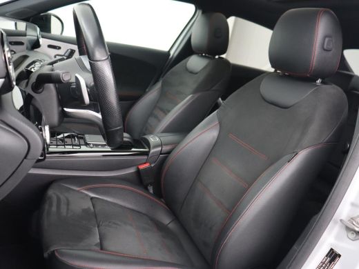 Mercedes-Benz A-Klasse 200 AMG | Panoramadak | Carplay | Memory | Matrix LED | Leder/Alcantara | Keyless | Sfeerverlicht... ActivLease financial lease