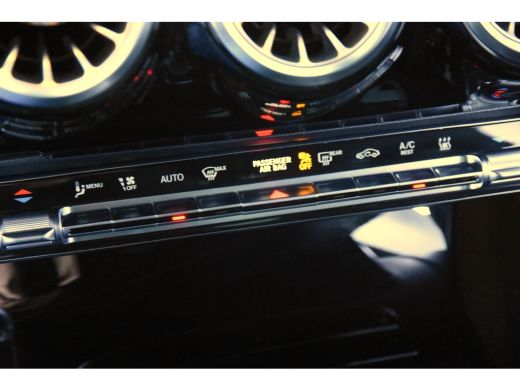 Mercedes-Benz A-Klasse 250 e AMG Line *1ste Eigenaar*Ambiente*Stoelverwarming*Standkachel* ActivLease financial lease