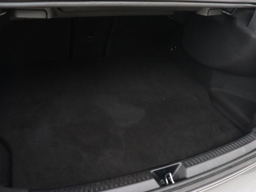 Mercedes-Benz A-Klasse 250e AMG Limited | Panoramadak | Matrix LED | Keyless | Stoelverwarming | Memory | Camera | Navig... ActivLease financial lease