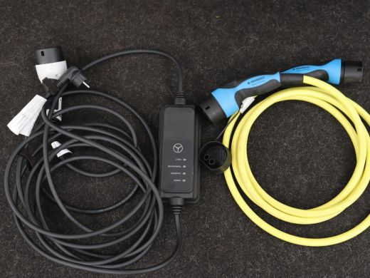 Mercedes-Benz A-Klasse 250e AMG Limited | Panoramadak | Matrix LED | Keyless | Stoelverwarming | Memory | Camera | Navig... ActivLease financial lease