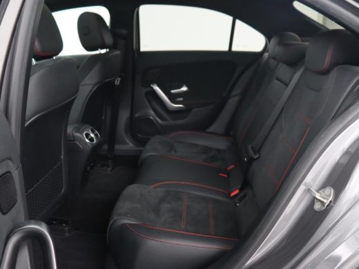Mercedes-Benz A-Klasse 250e AMG Limited | Panoramadak | Matrix LED | Keyless | Stoelverwarming | Memory | Camera | Navig... ActivLease financial lease
