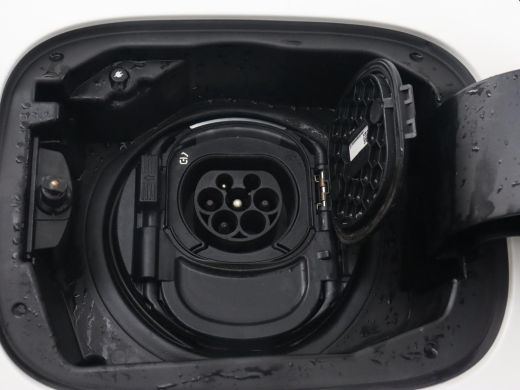 Mercedes-Benz A-Klasse 250e AMG Limited | Stoelverwarming | Widescreen | Sfeerverlichting | Camera | Navigatie | Leder/A... ActivLease financial lease